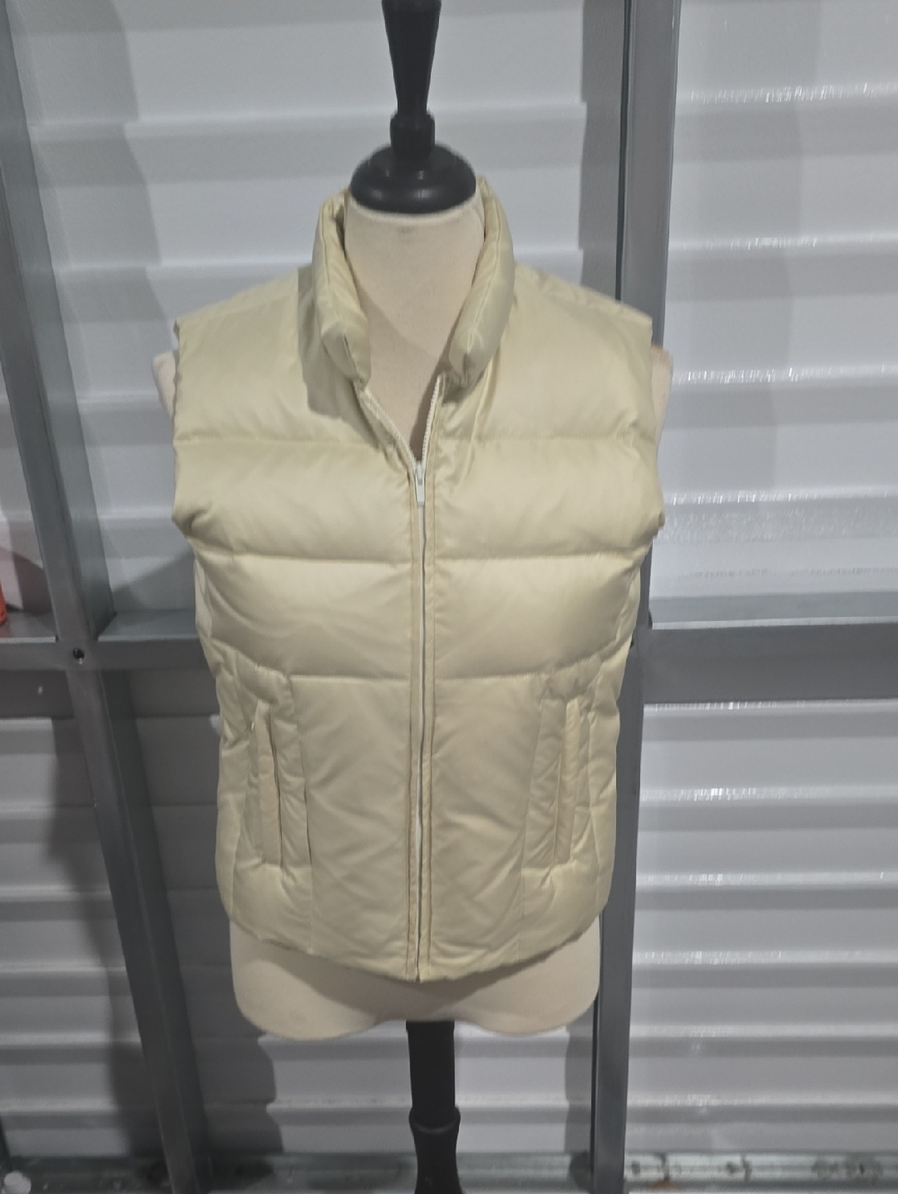 Banana Republic Cream/ Light Yellow Quilted Puffer Vest Size Medium